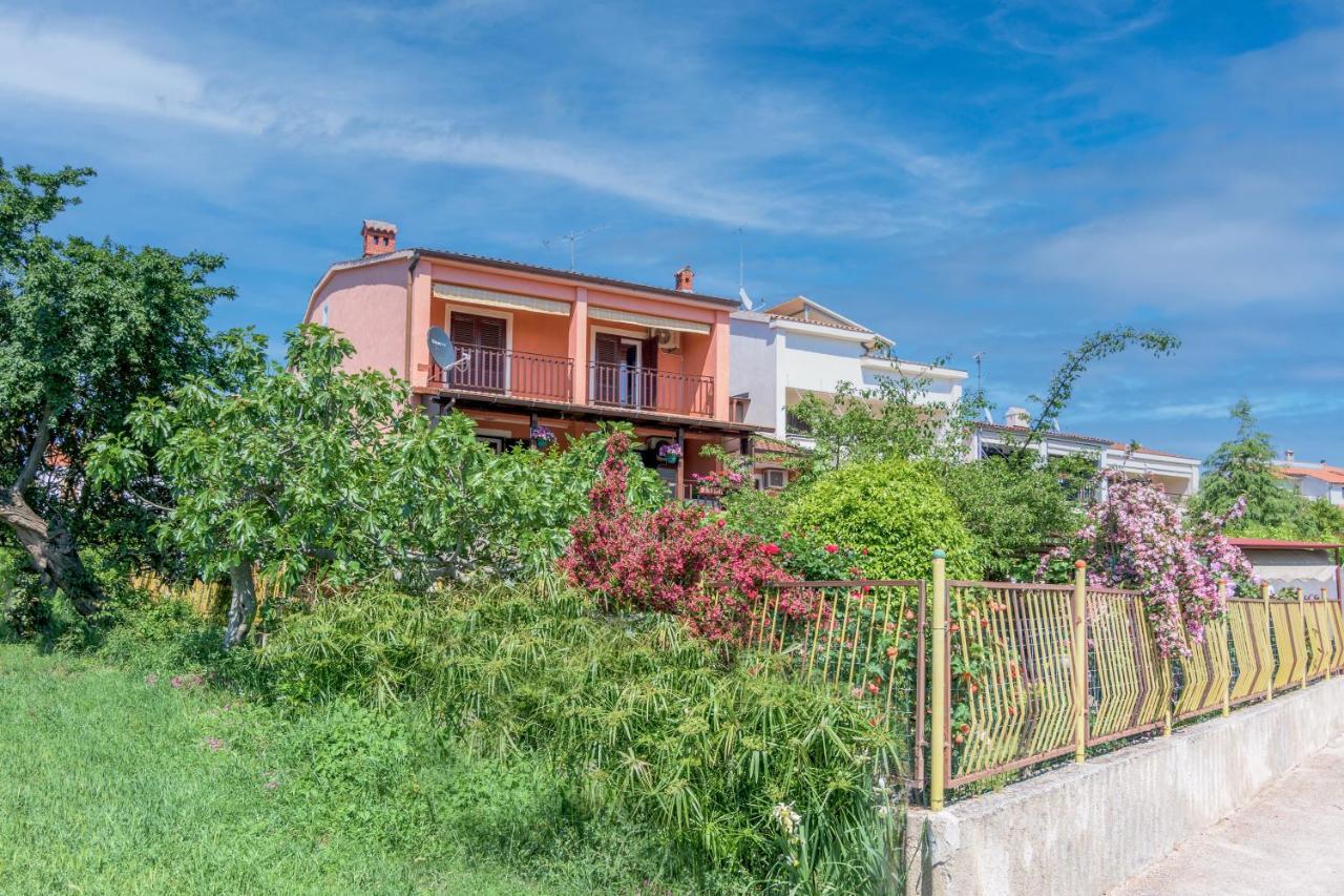 Apartments With A Parking Space Pula - 16053 Exterior foto
