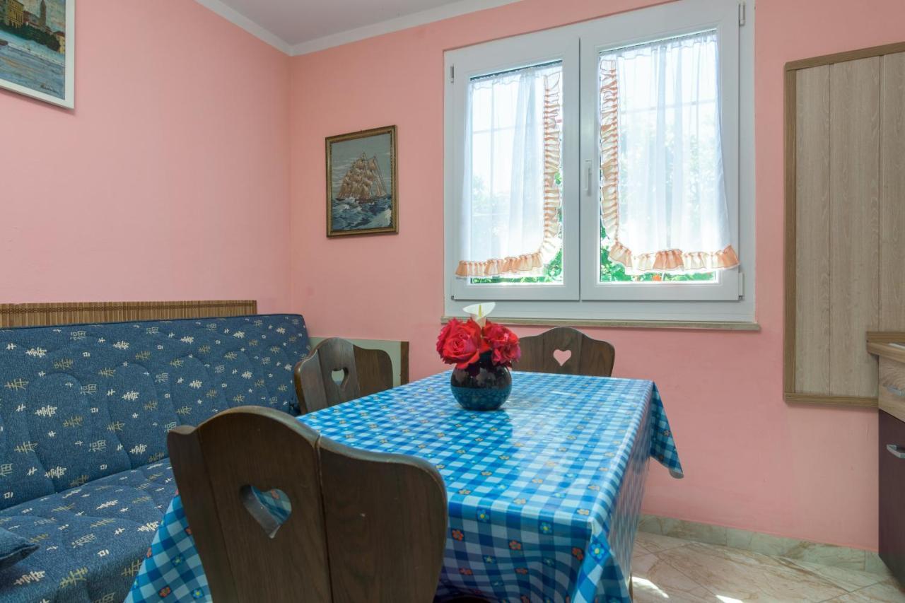 Apartments With A Parking Space Pula - 16053 Exterior foto